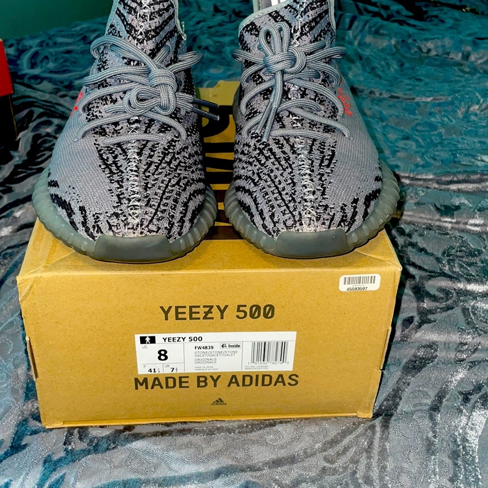 Authentic men size 8 Yeezy 350